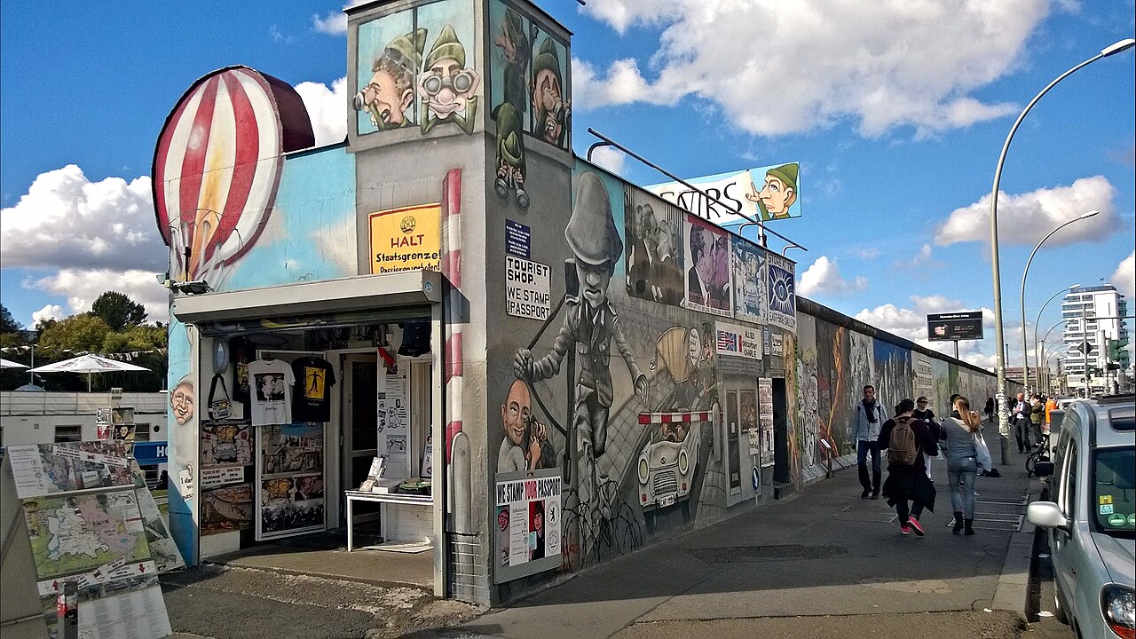 East Side Gallery, Friedrichshain, Berlin