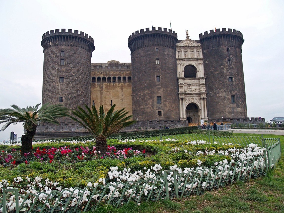Castel Nuovo (Maschio Angioino), Toledo Plebiscito, Napoli