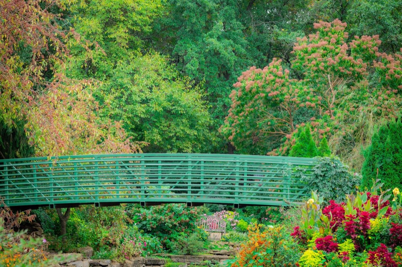 Paris, Versailles & Giverny — the palace and Monet's garden in 6 days